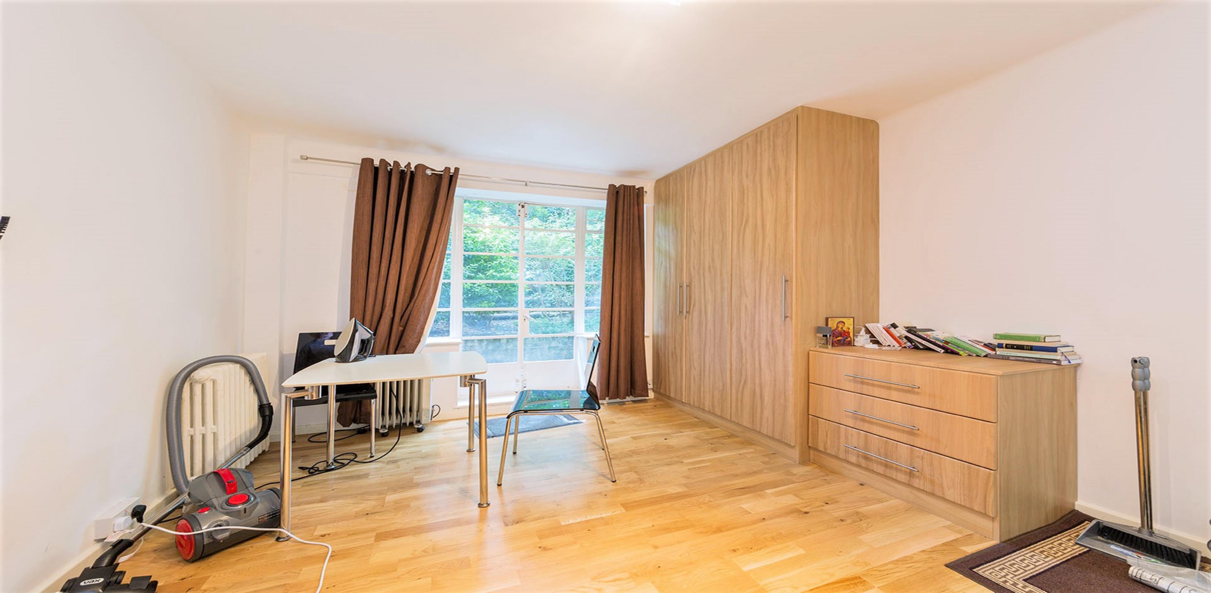 Modern Apartment Kempe Road, Queens Park NW6